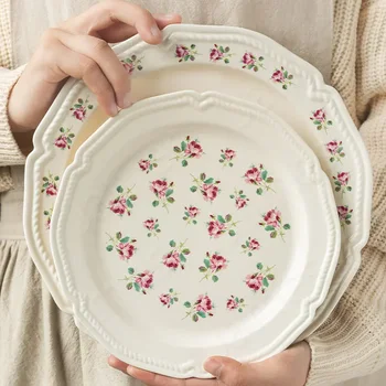 С плоча с изображение на рози Реколта Керамични чинии, Чинии за стек, паста, плодова салата, торта, чаши, прибори за домашно ресторант